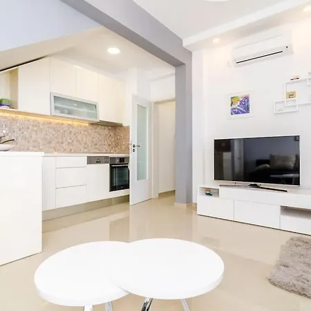 Apartamento Sea View 10 Minutes Walk From Old